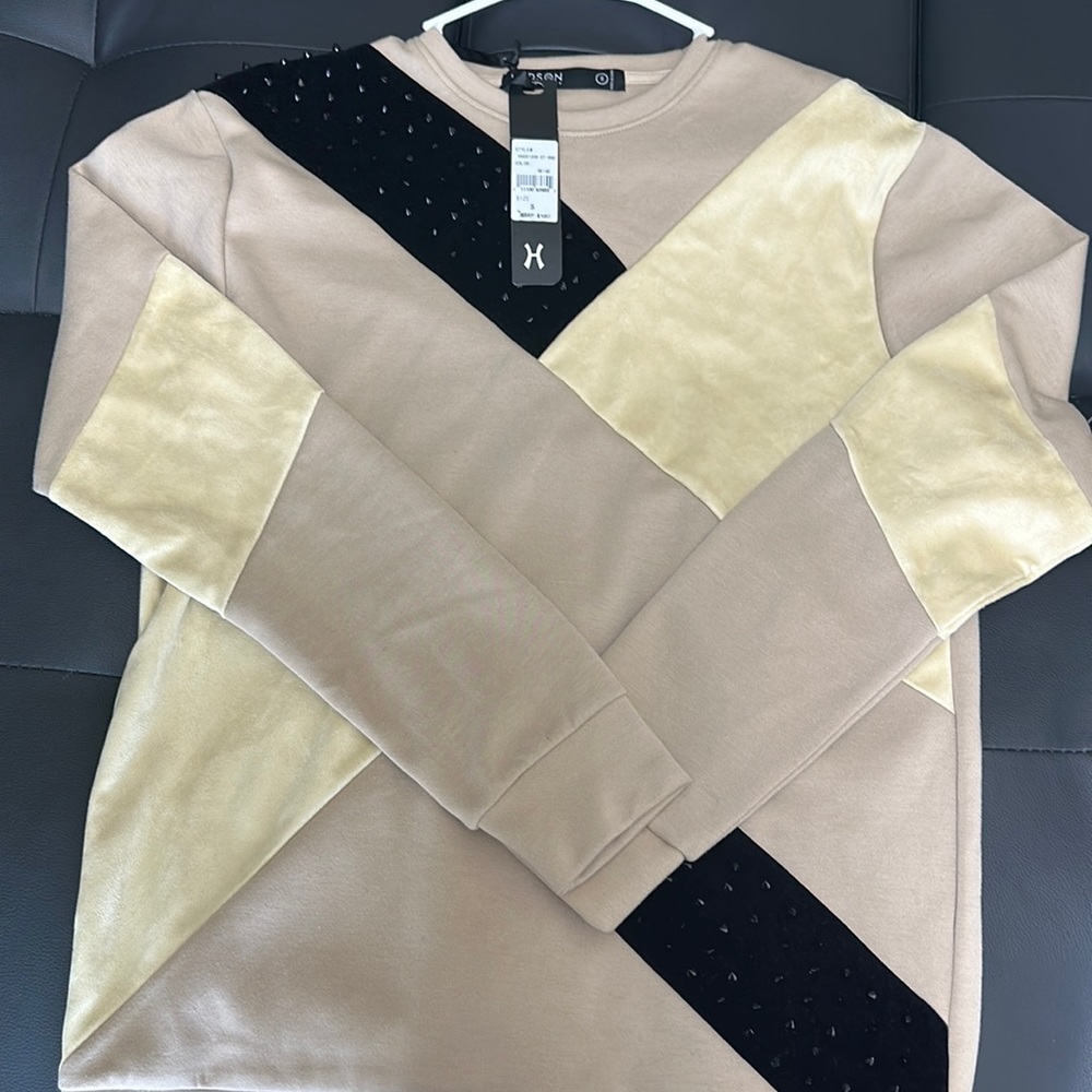 Baige sweater with black spiked